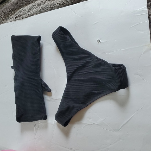 Black Ribbed Bikini Set - Picture 2 of 4